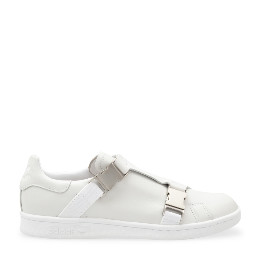 stan smith buckle sneaker
